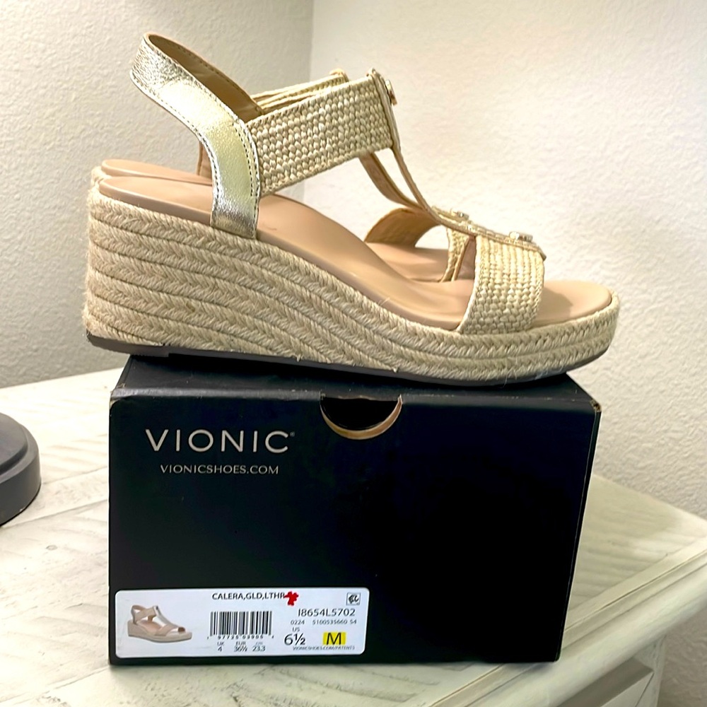 Vionic Gold wedge sandal
